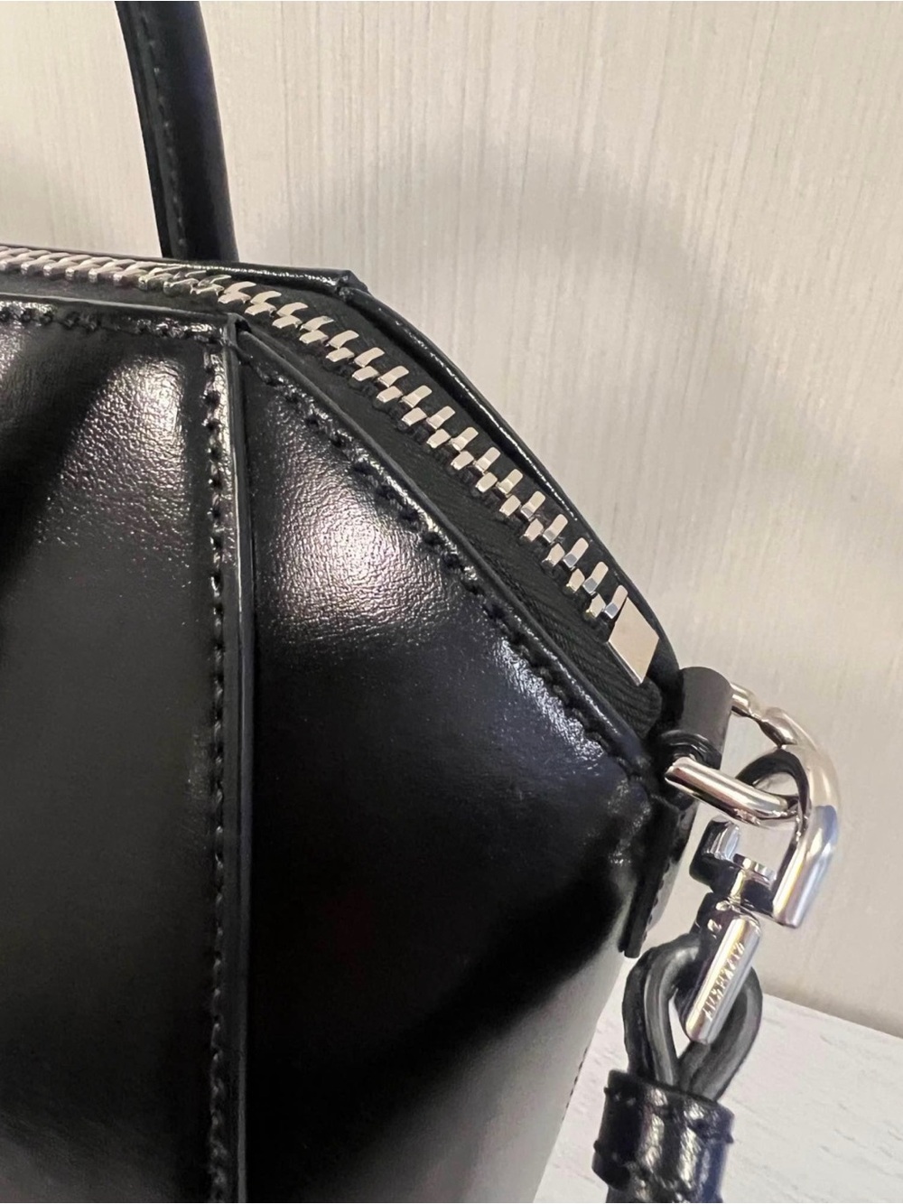 Givenchy Black Antigona Mini Smooth Leather Satchel - Picture 3 of 8